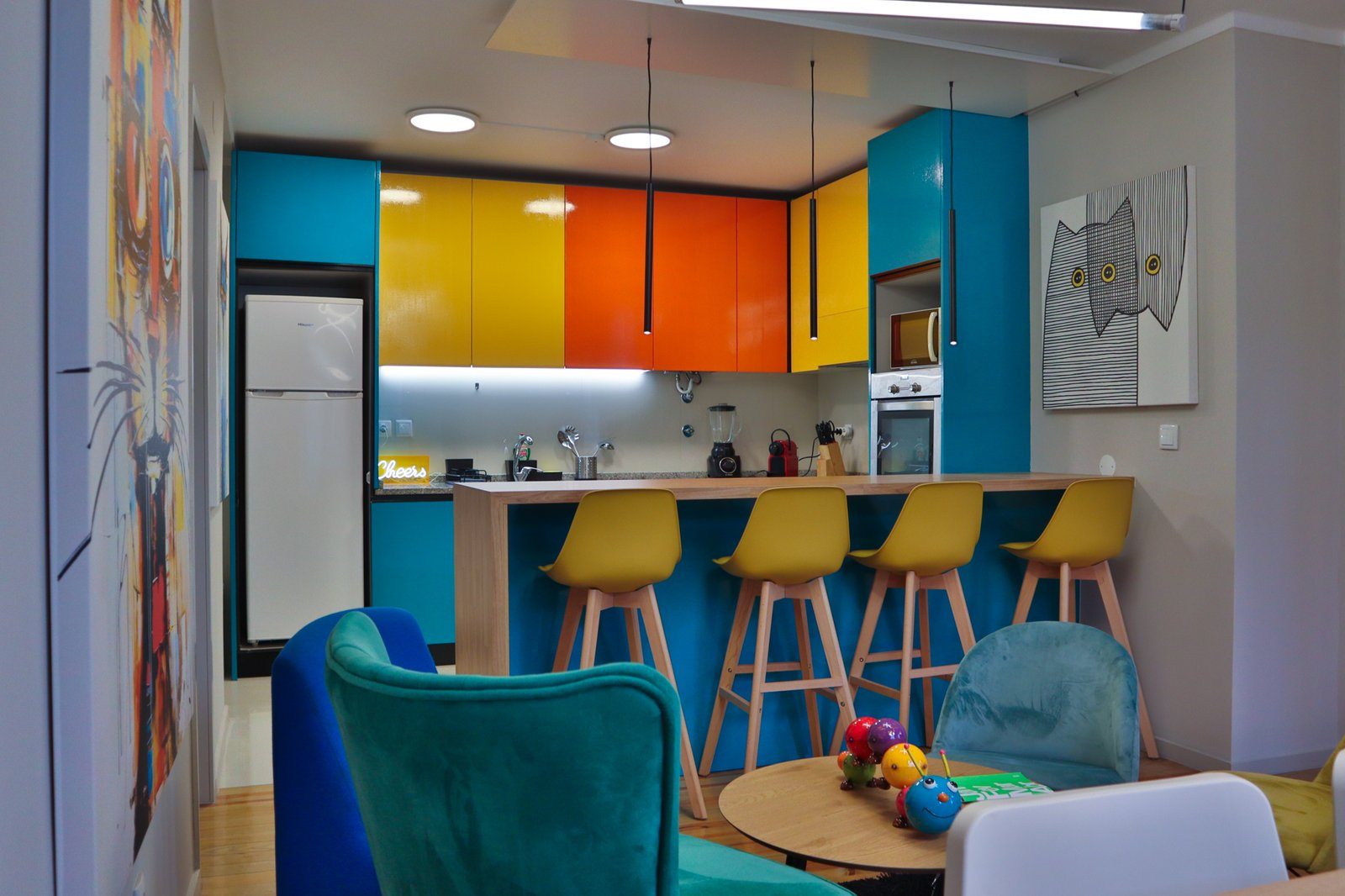 The kitchen bar and shared social area
